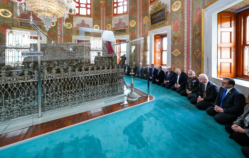 İstanbul’un Fatih’i, Fatih Sultan Mehmet Han Kabri Başında Anıldı