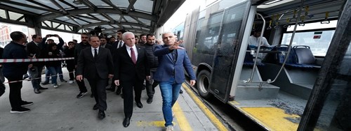 Vali Gül, Metrobüs Kazası Sonrası İncelemelerde Bulunarak Yaralıları Hastanelerde Ziyaret Etti